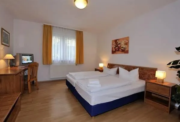 Rhein Neckar Hotel MHG 3*,