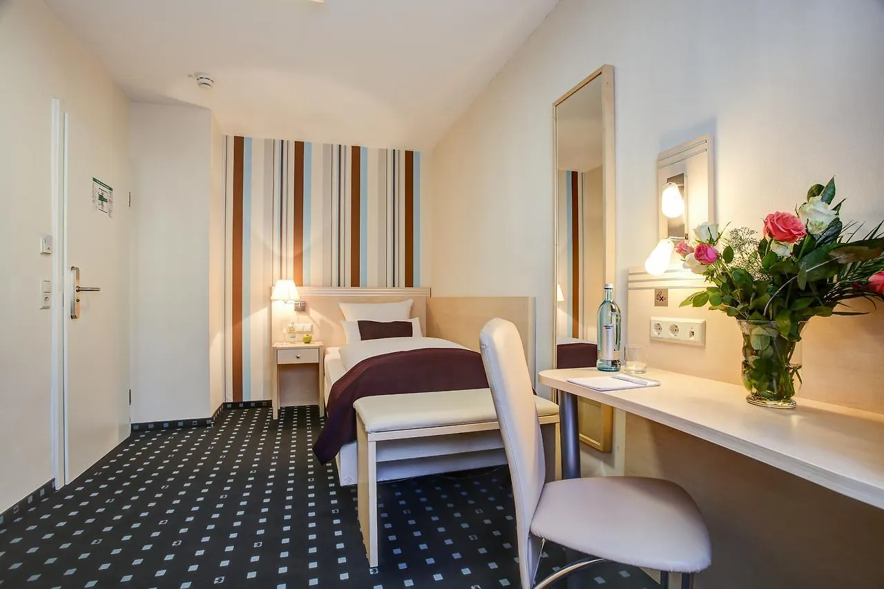 Rhein Neckar Hotel MHG 3*,